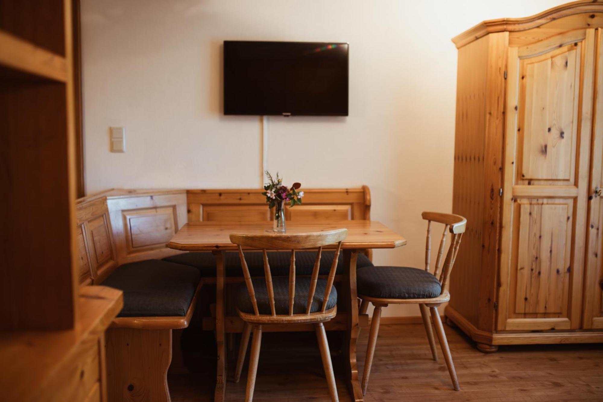 Primushaeusl Gaestehaus ストローブル 部屋 写真